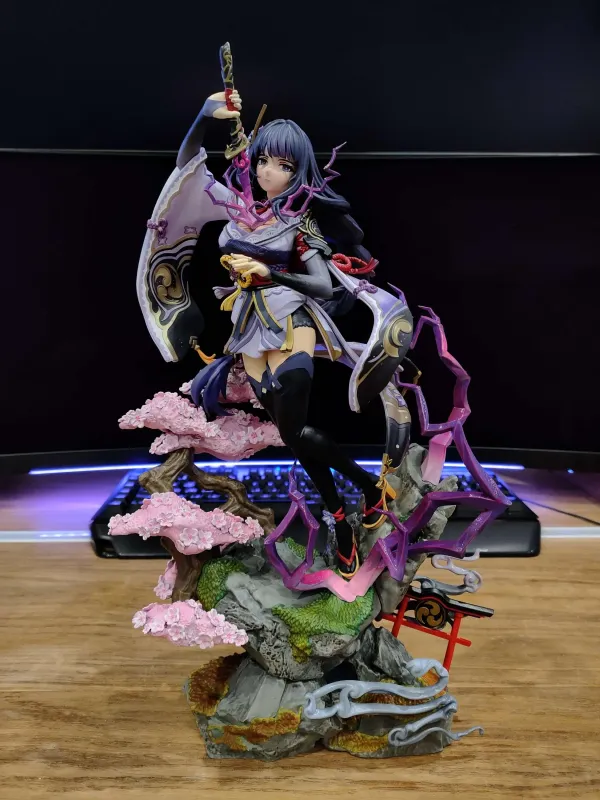 Swordsman Lady / Maximum Detailed Hand-Painted Figure - alternate view